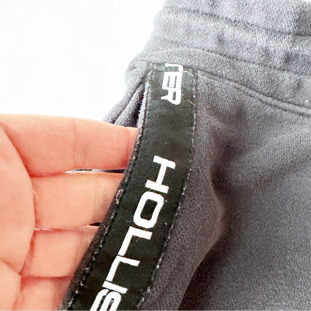 Hollister Black Drawstring Shorts - Picture 2 of 9